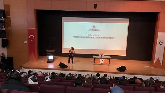 Adıyaman'da 'Asrın Dayanışmasında Kadınlarımızın Rolü' konulu konferans