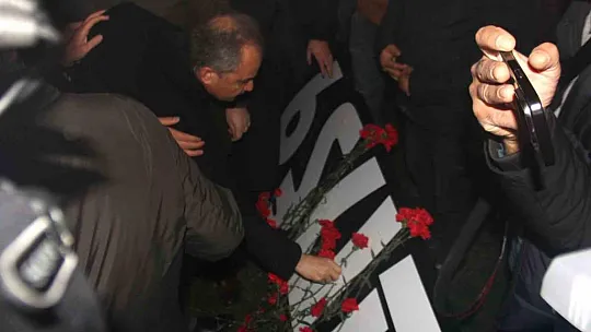 Adıyaman'da binlerce kişi deprem şehitlerini andı