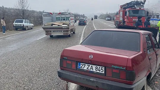 Adıyaman'da iki otomobil çarpıştı: 6 yaralı