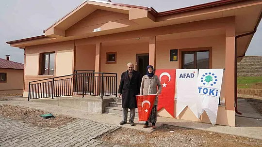 Adıyaman'da köy konutlarının anahtarları teslim edildi