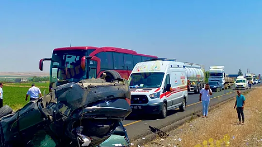 Siirtli Ambulans Ekibi Diyarbakır'da Kaza Yapan Sürücüyü Hayata Döndürdü