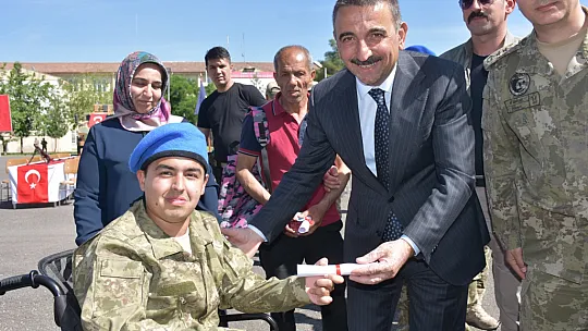 Siirt'te Engelli Bireyler Askerlik Heyecanı Yaşadı