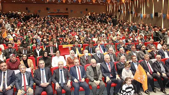 AK Parti Batman'da belediye başkan adaylarını tanıttı