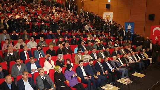 AK Parti Diyarbakır Büyükşehir Belediye Başkan adayı Bilden, istihdam sağlayan 26 projeyi anlattı