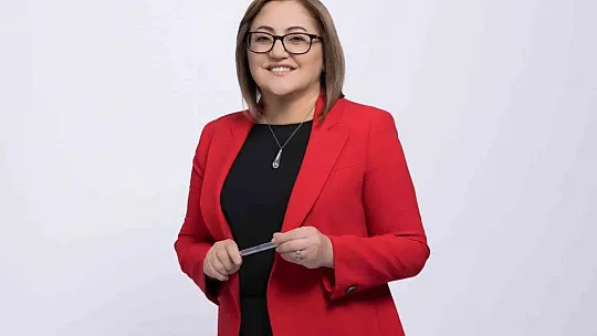 AK Parti'nin Gaziantep adayı Fatma Şahin