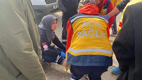Ambulans ile otomobil çarpıştı: 2 yaralı