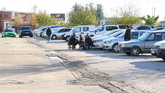 Araç fiyatları yüzde 30'lara kadar düştü, alan yok