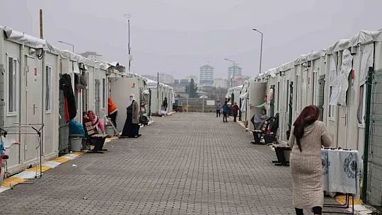 Asrın felaketinde sarsıntıyla uyandılar evsiz kalacaklarını hiç düşünmediler