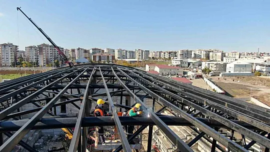 Bağlar'da yeni spor tesisi için çalışmalar devam ediyor