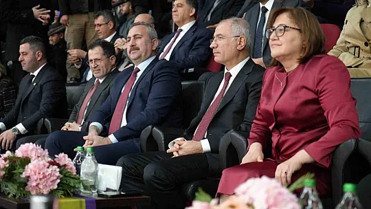 Başkan Fatma Şahin 250 çiftin nikahını kıydı