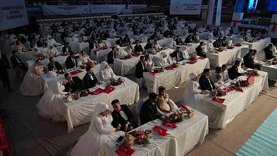 Başkan Fatma Şahin 250 çiftin nikahını kıydı