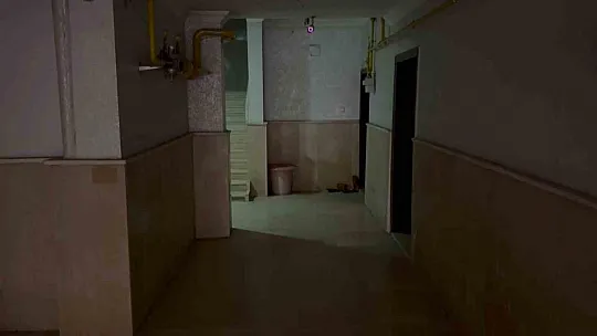 Batman'da bisiklet hırsızları apartmanın güvenlik kamerasına yakalandı