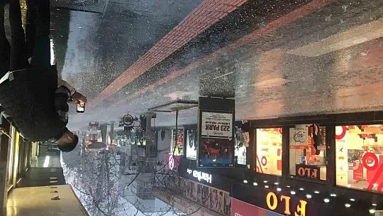 Batman'da dolu yağışı yolları beyaza bürüdü