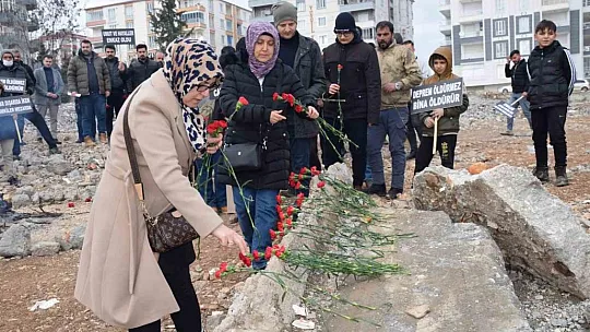 Besni'de depremzedeler müteahhite tepki gösterdi