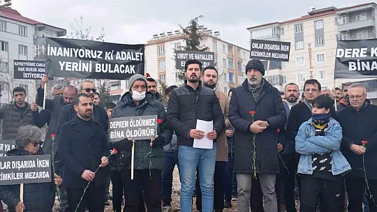 Besni'de depremzedeler müteahhite tepki gösterdi