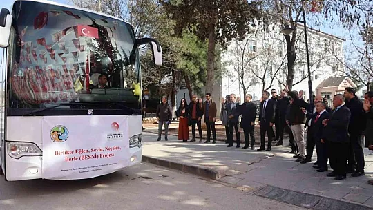 Besnili öğrenciler kültür gezisinde