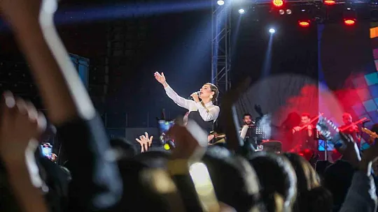 Büyükşehir'den Kadınlar Gününe özel funda arar konseri