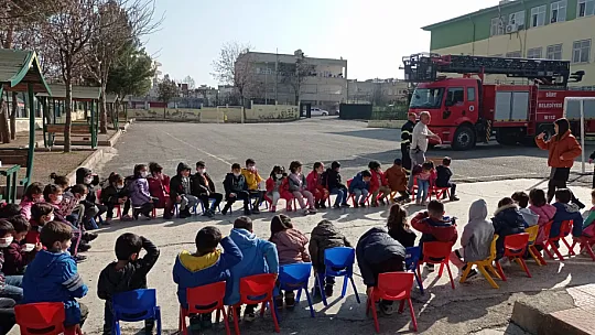 Siirt'te Miniklerle Yangın Tatbikatı Yapıldı