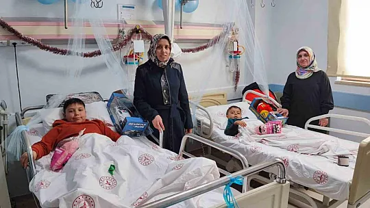 Deprem bölgesinde sünnet şöleni
