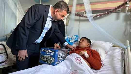 Deprem bölgesinde sünnet şöleni