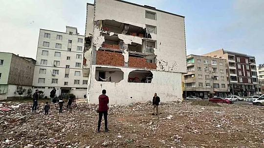 Deprem değil, yıkım ekibi mağdur etti, mağdurlar muhatap arıyor