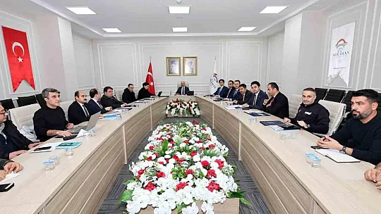 Deprem konutlarının alt ve üst yapı çalışmaları konuşuldu
