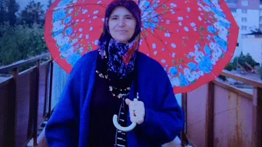 Depremde eşi ve kızını, 10 ay sonra da engelli oğlunu kaybetti, 6 Şubat sabahına mezarlıkta girdi