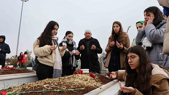 Depremde hayatını kaybeden Eylül, sınıf arkadaşları tarafından unutulmadı