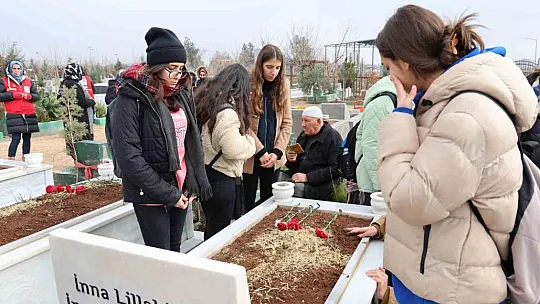 Depremde hayatını kaybeden Eylül, sınıf arkadaşları tarafından unutulmadı