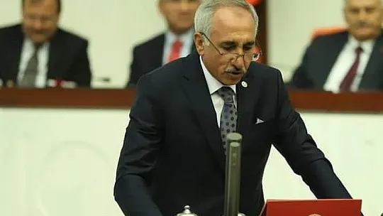 Depremde ölen Milletvekili Yakup Taş'ı, oğlu anlattı
