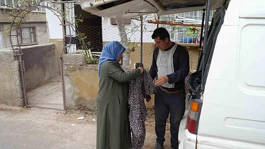 Depremden etkilenen karı-koca, geçimlerini kendi yaptıkları el emeği ürünlerle sağlıyor