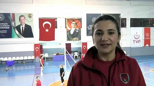 Depremzede kadın sporcular, voleybolda başarılara imza atıyor