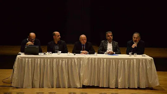 Diyarbakır'da 'İnanç Krizi ve Çıkış Önerileri' paneli düzenlendi
