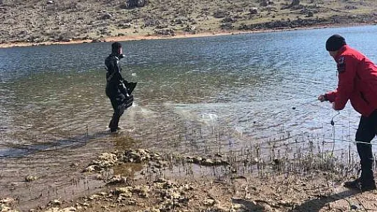 Diyarbakır'da kaçak avlanmada kullanılan 500 metre ağ ele geçirildi