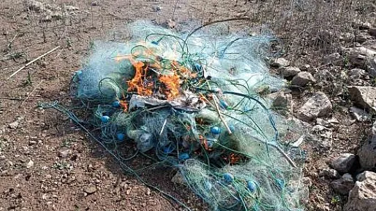 Diyarbakır'da kaçak avlanmada kullanılan 500 metre ağ ele geçirildi