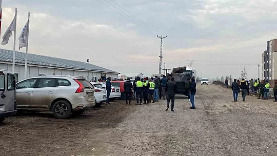 Diyarbakır'da kamyon altında kalan işçi hayatını kaybetti