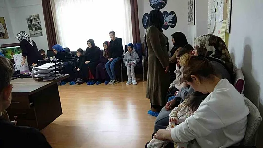 Diyarbakır'da memurun yazışma hatası nedeniyle 20 kelebek hastasının boğaz ameliyatı ertelendi