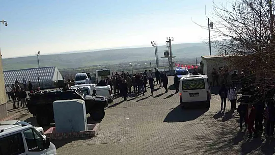 Diyarbakır'da öğrencilerin kavgasına veliler de dahil oldu, polis ve jandarma müdahale etti