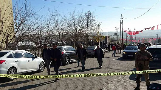 Diyarbakır'da öğrencilerin kavgasına veliler de dahil oldu, polis ve jandarma müdahale etti