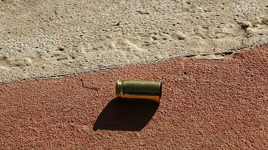 Diyarbakır'da parkta başlayan tartışma kanlı bitti: 2 kişi silahla yaralandı