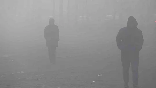 Diyarbakır'da tarihi yapılar sis altında kaldı