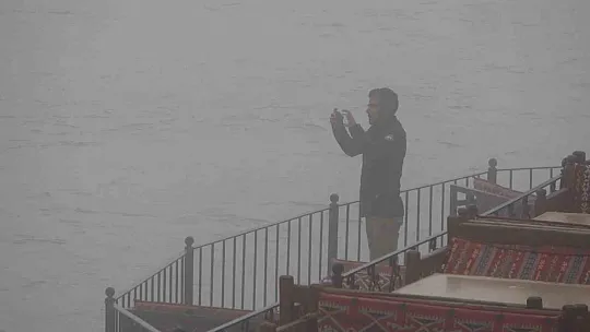 Diyarbakır'da tarihi yapılar sis altında kaldı