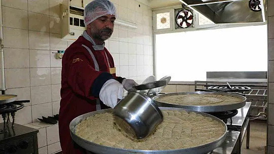 Diyarbakır'da tatlıcılar Ramazan ayında günde 1 ton satış hedefliyor