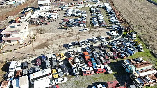 Diyarbakır'da yediemin otoparkında yaklaşık 100 milyon lira değerinde yüzlerce araç sahibini bekliyor