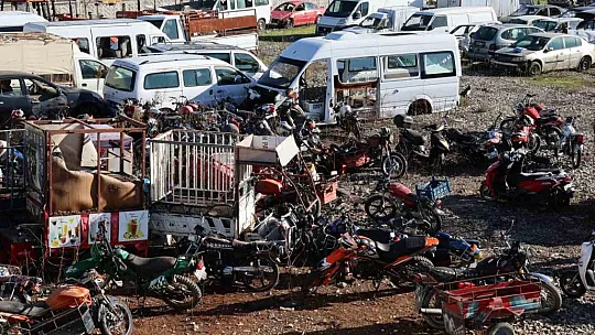 Diyarbakır'da yediemin otoparkında yaklaşık 100 milyon lira değerinde yüzlerce araç sahibini bekliyor