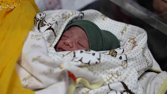 Diyarbakır'da yeni yılda 'Umut' ve 'Lina' dünyaya geldi