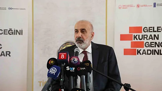 Diyarbakırlı kadınların defile gösterisi göz kamaştırdı