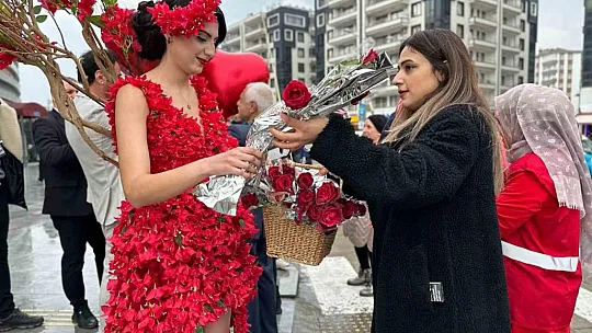 Diyarbakırlı moda tasarımcısı Sevgililer Günü'ne özel çiçekli gelinlik tasarladı