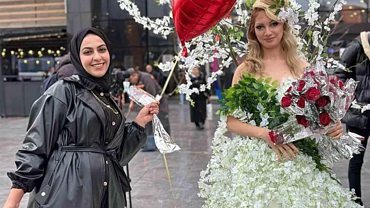 Diyarbakırlı moda tasarımcısı Sevgililer Günü'ne özel çiçekli gelinlik tasarladı
