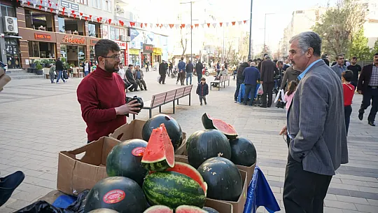 Siirt'te İftara Giden Vatandaşlar Gördükleri Karpuz Fiyatı Karşısında Şok Oldular!